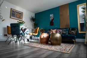 Luxury Town Centre ApArt Near River & Free Parking